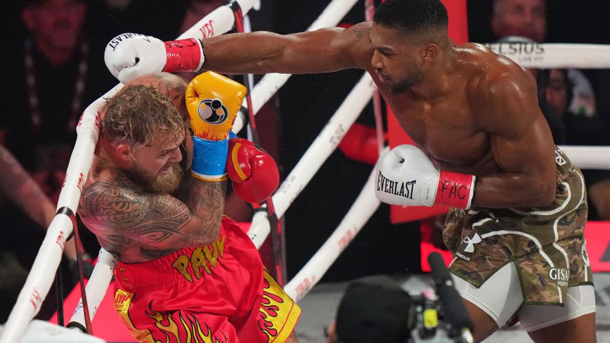 Jake Paul knocked out: "I think my jaw is broken"