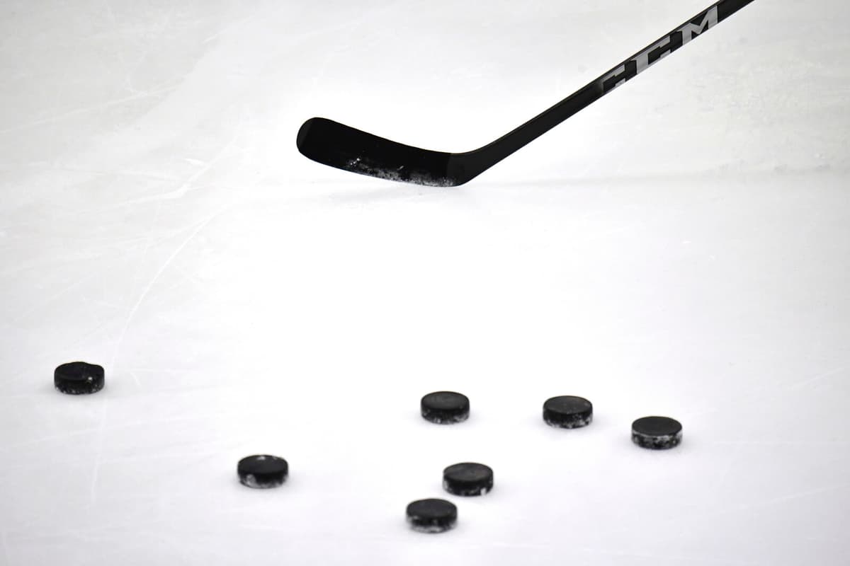 Lost in the World Junior Championship semifinal – faces the Czech Republic for bronze