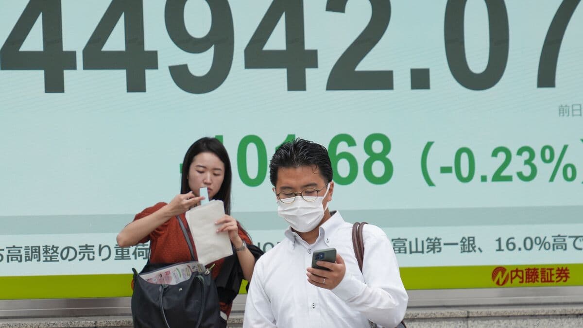 Spread in Asia – large companies are collapsing