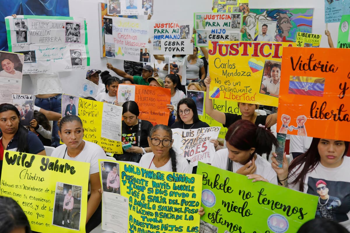 Supreme Court Blocks Trump's Venezuelan Deportation Plan