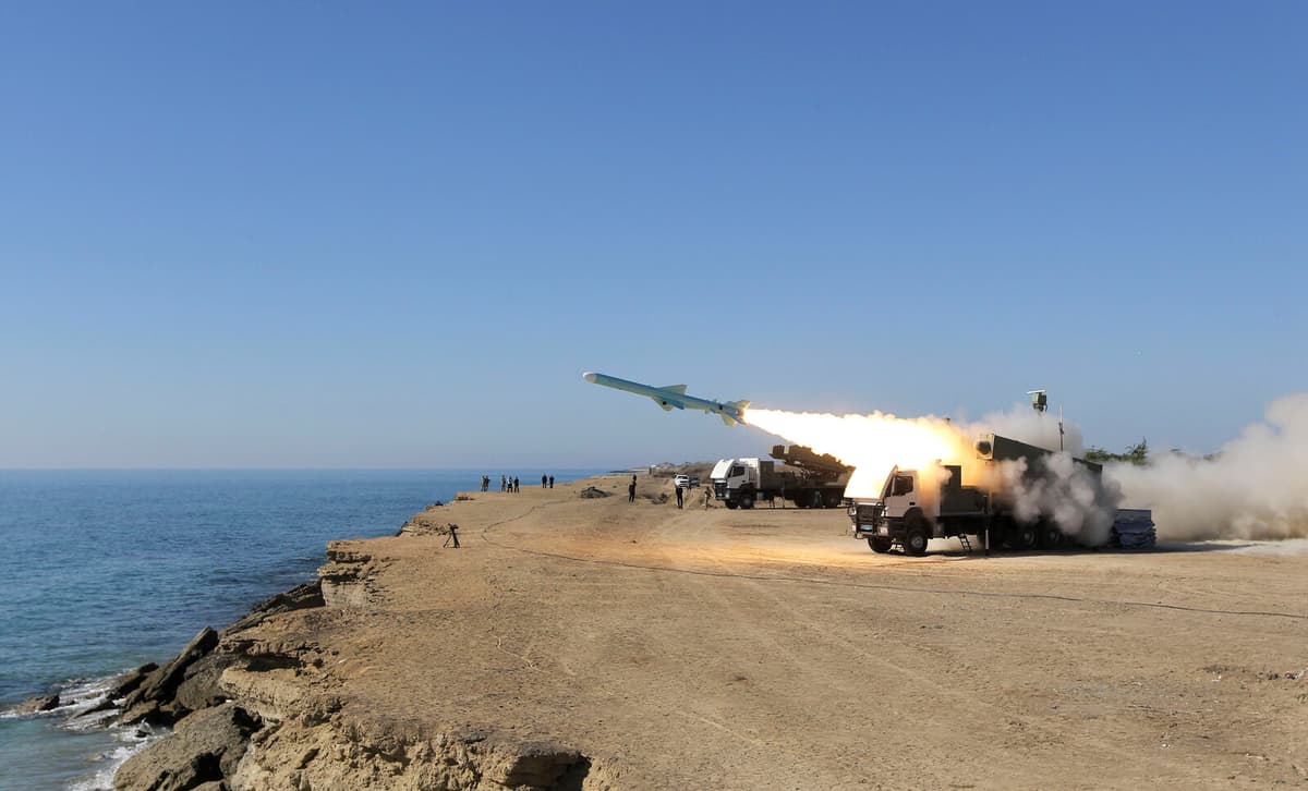 Middle East Flights Halted as Oil Tankers Turn Back