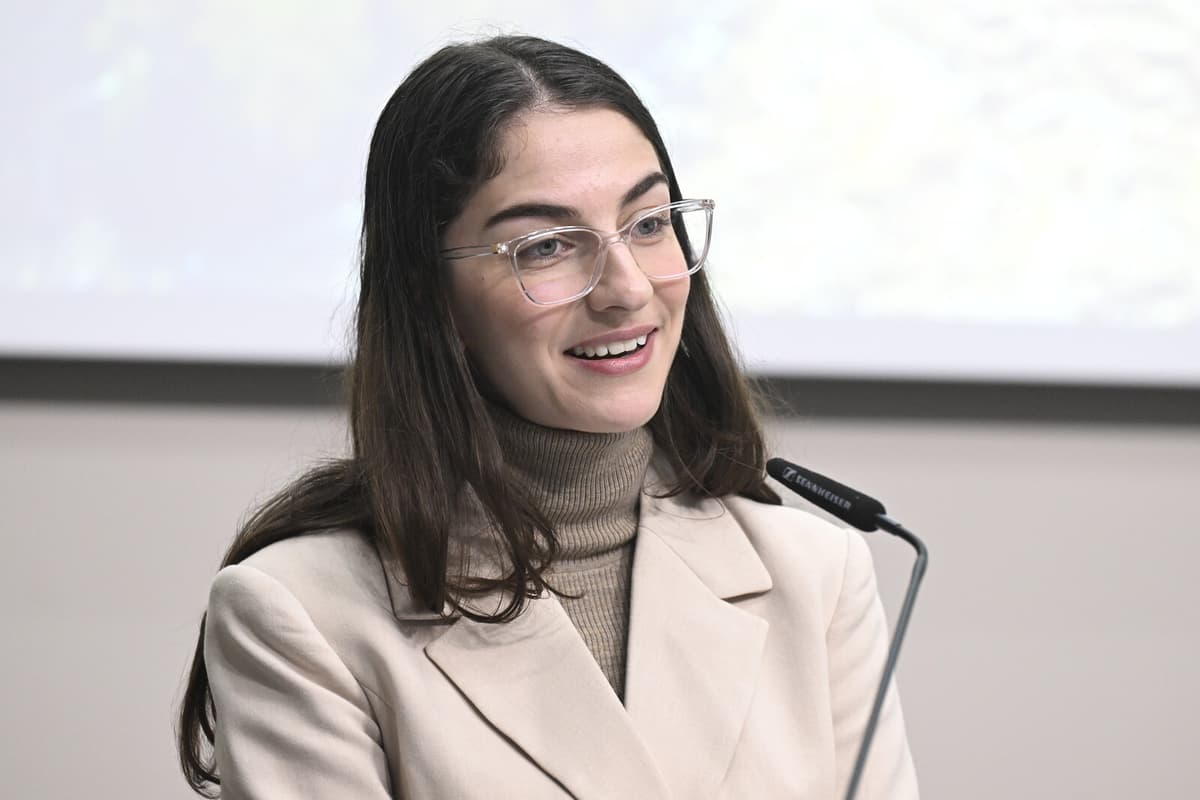 Young Liberals Support Pourmokhtari for Party Leadership