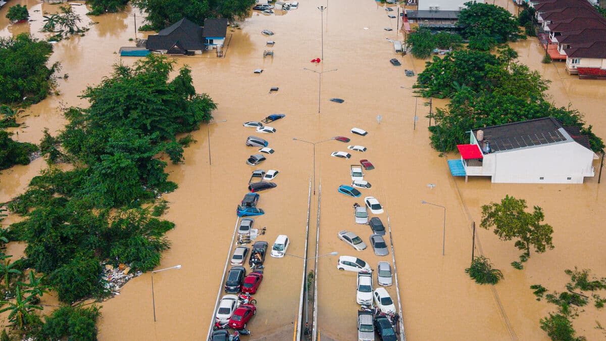 More deaths in floods in Thailand