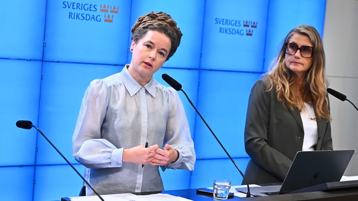 Green Party Proposes Higher Petrol Tax with Rural Transport Grant