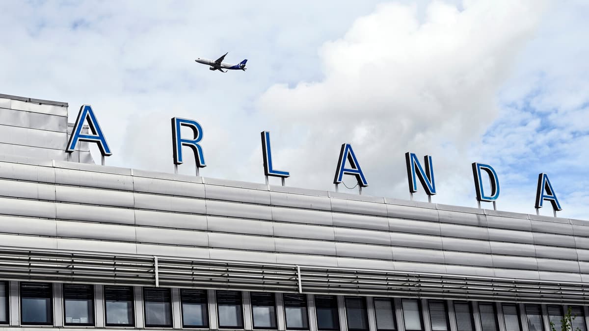 Arlanda: Plane Lands Safely After Tire Explosion