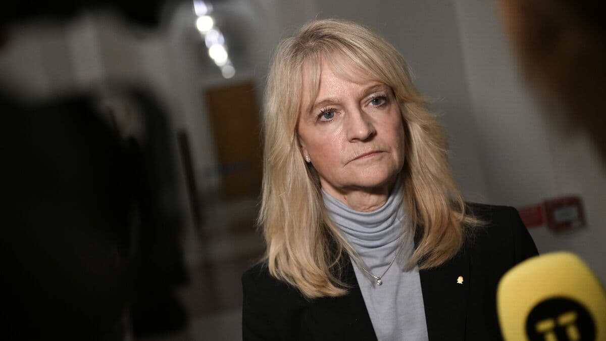 Security Police on Hatt's Resignation: Tone Now Much Harsher