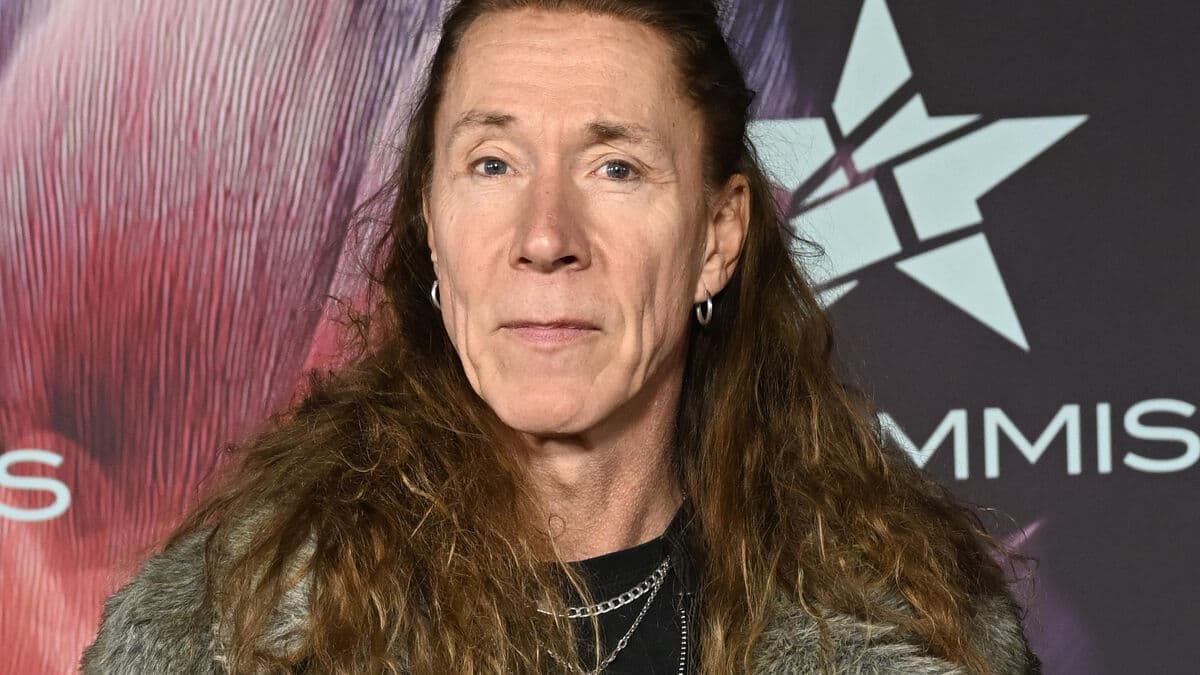 E-type back home after being stuck in Dubai