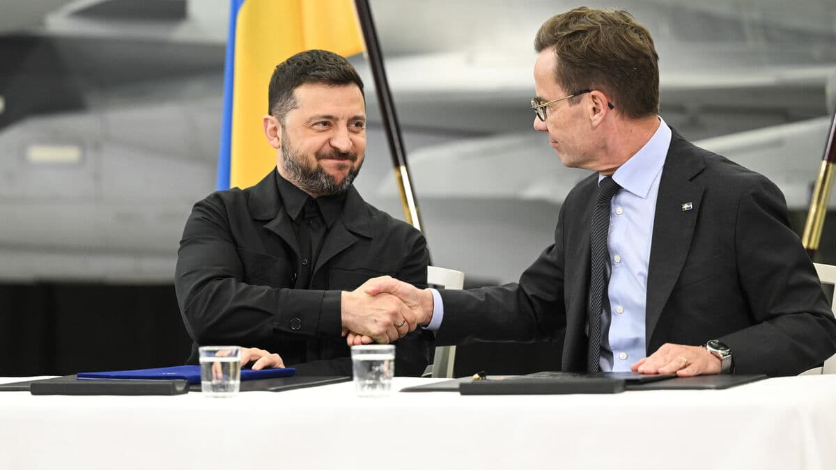 Saab Shares Rise on Potential Ukraine Fighter Jet Deal