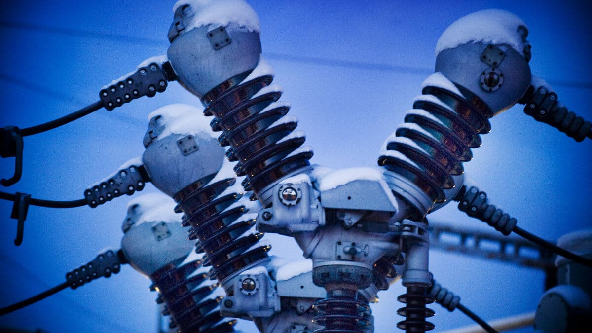 Electricity price peaks being cut as the cold eases