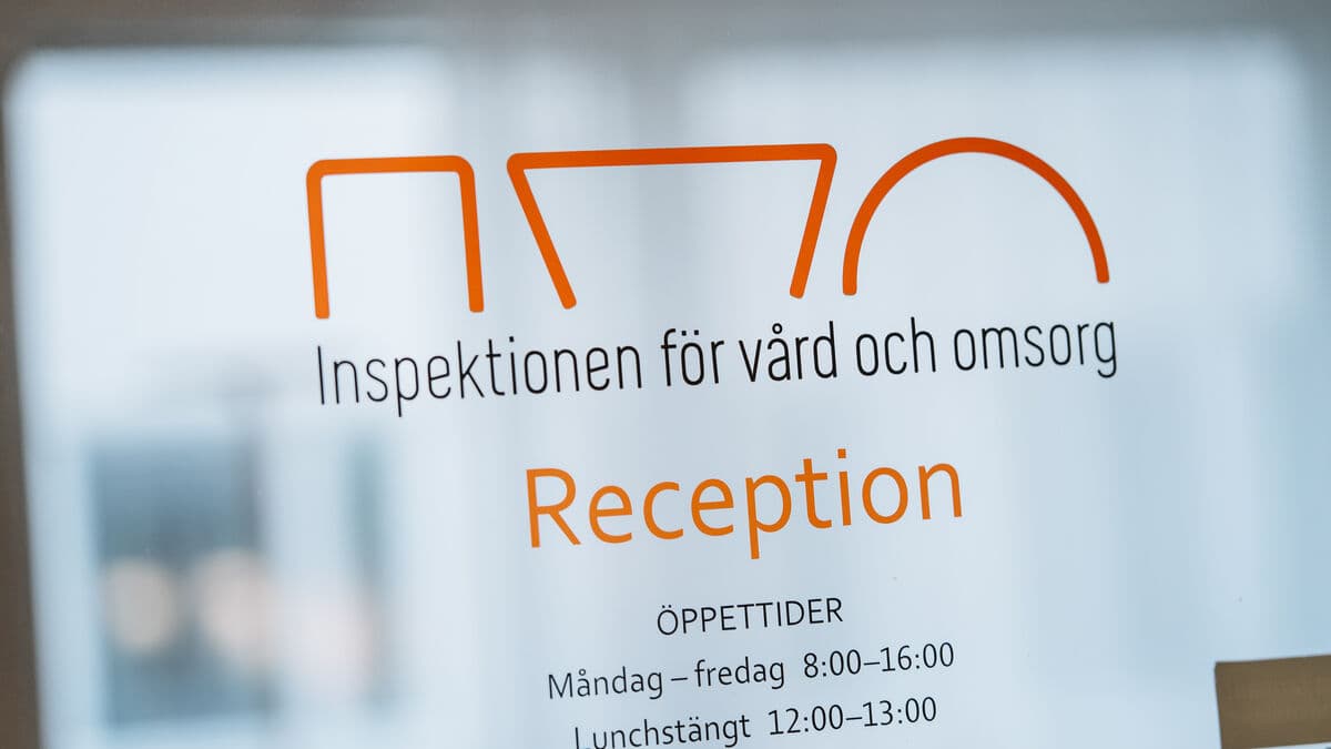 Patient died in wheelchair - sat alone all night