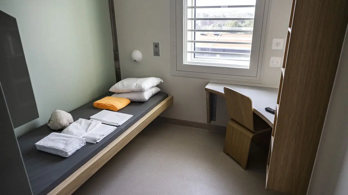 Government backs down on extending detention time for young people