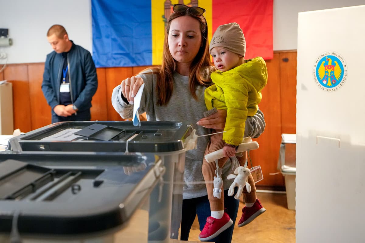 Calm Election Day in Moldova Despite Tensions and Russian Influence