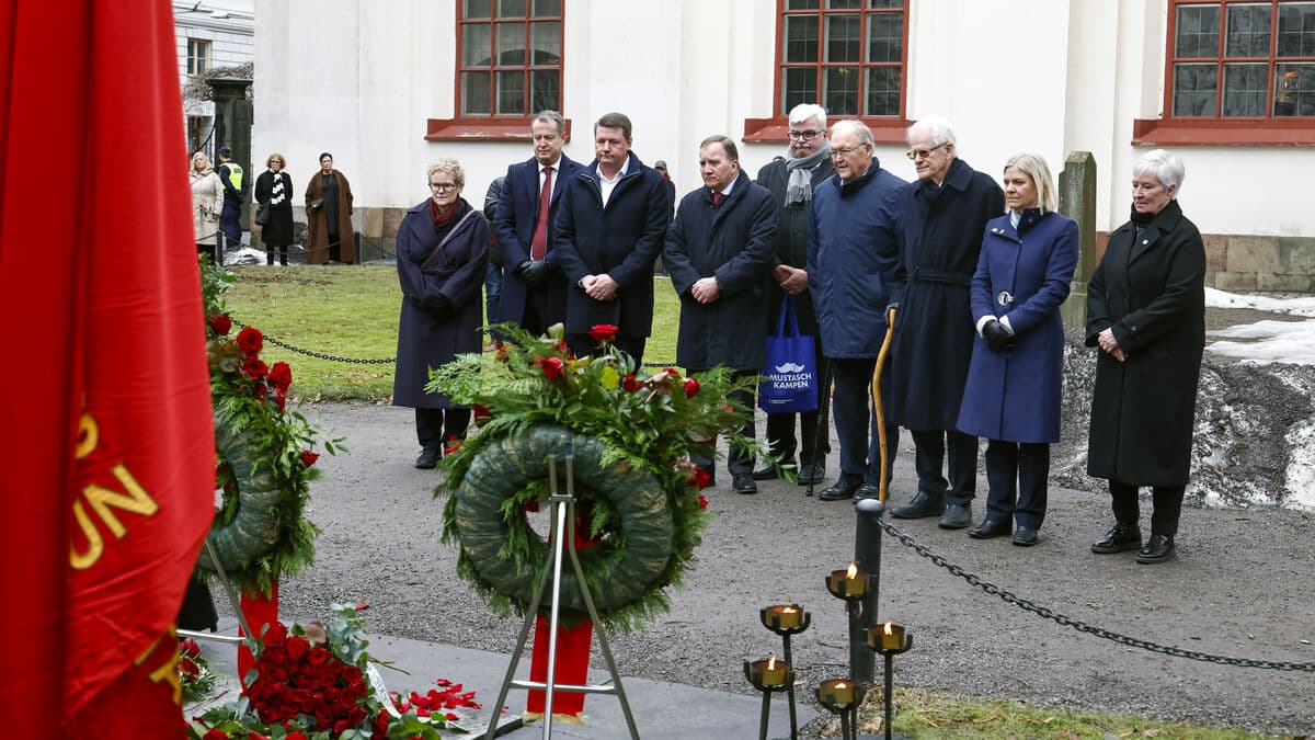 Gathered Social Democratic leaders honored Olof Palme