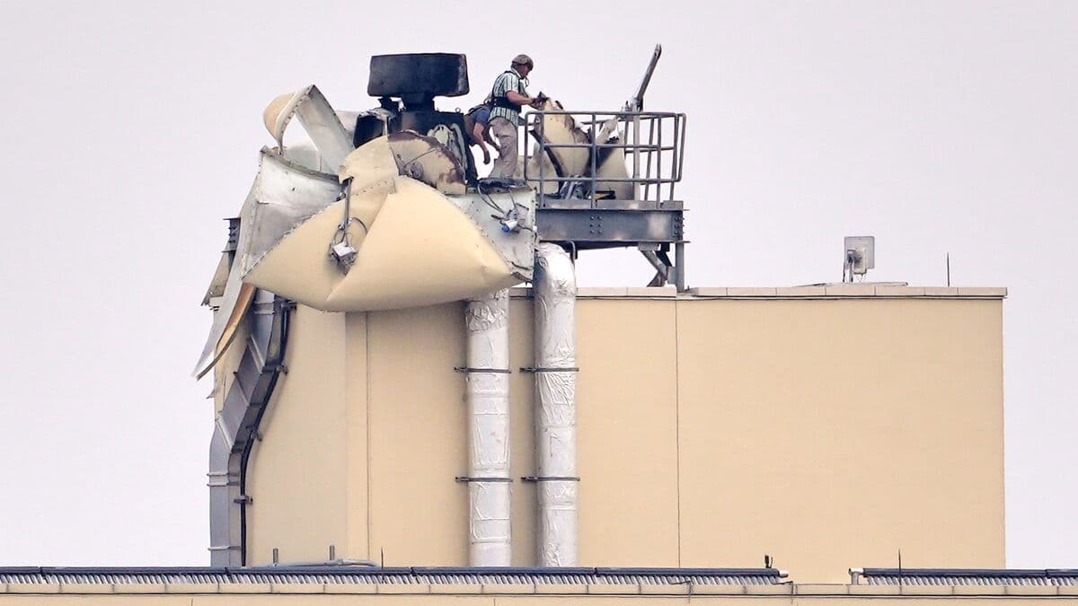 US urges citizens to leave Iraq after attack on US embassy in Baghdad