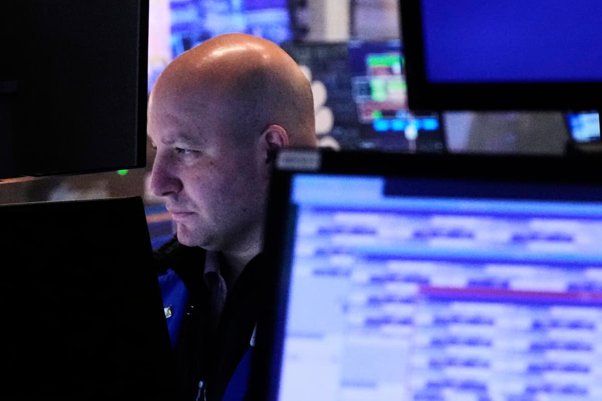 Tech Giants Boost Wall Street as Nasdaq Rises 1.5 Percent