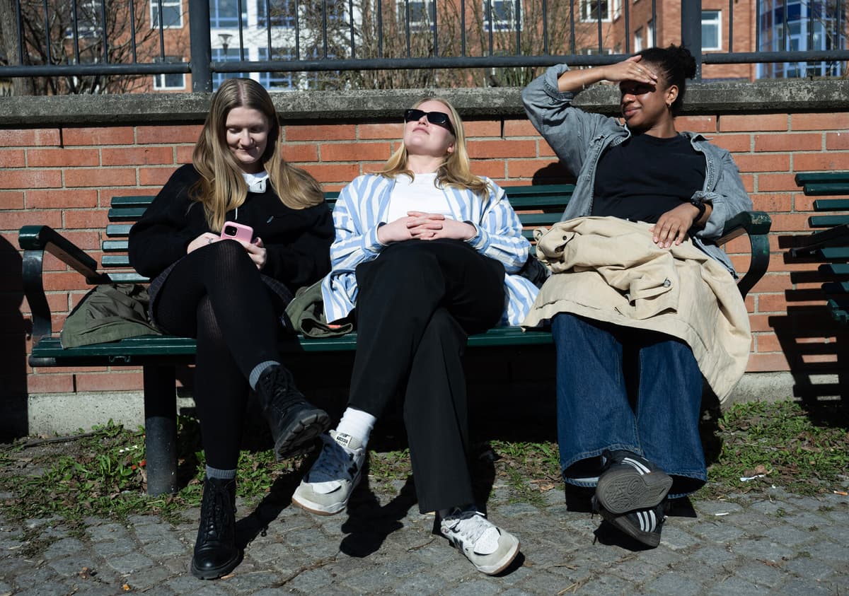 Sun-Seeking App Trend Raises Skin Cancer Concerns in Sweden