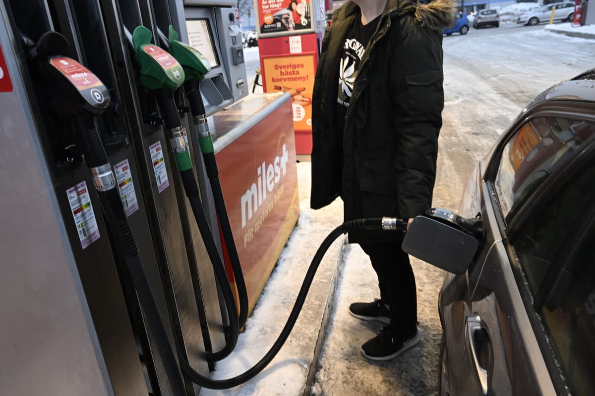 Producer Prices Drop 3 Percent in March 2025