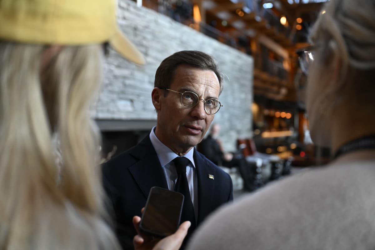 Kristersson Urges Action Over US Tariffs, Calls for EU-US Trade Talks