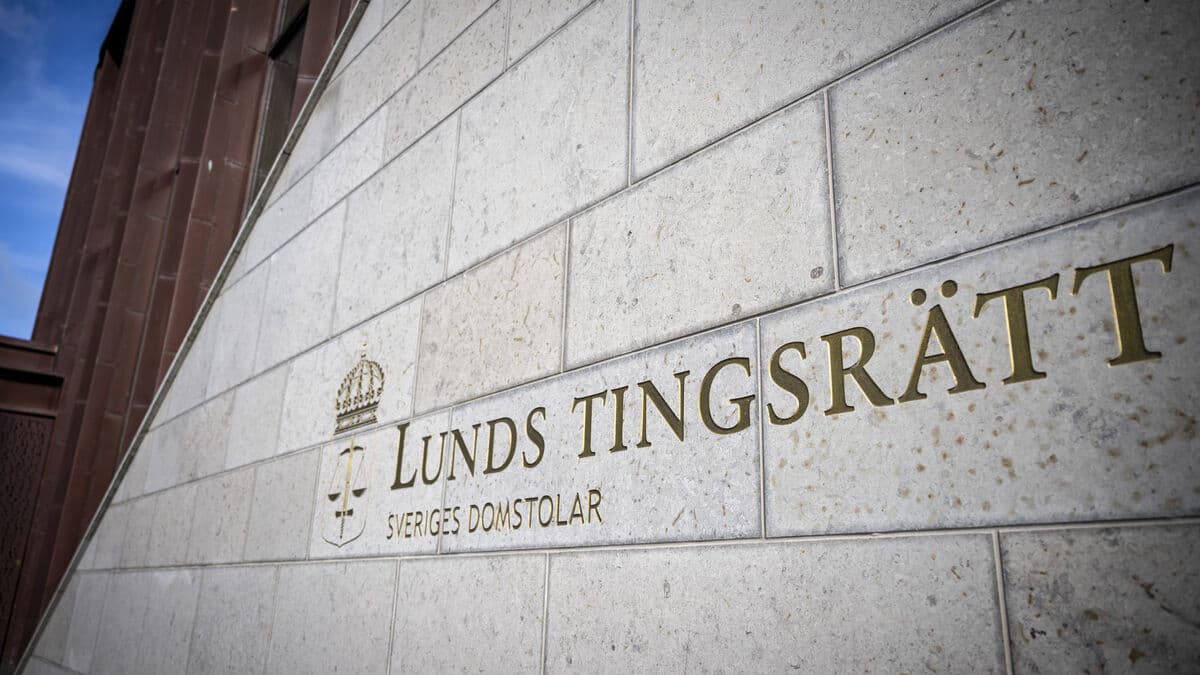 Twelve years in prison for raping stepdaughter