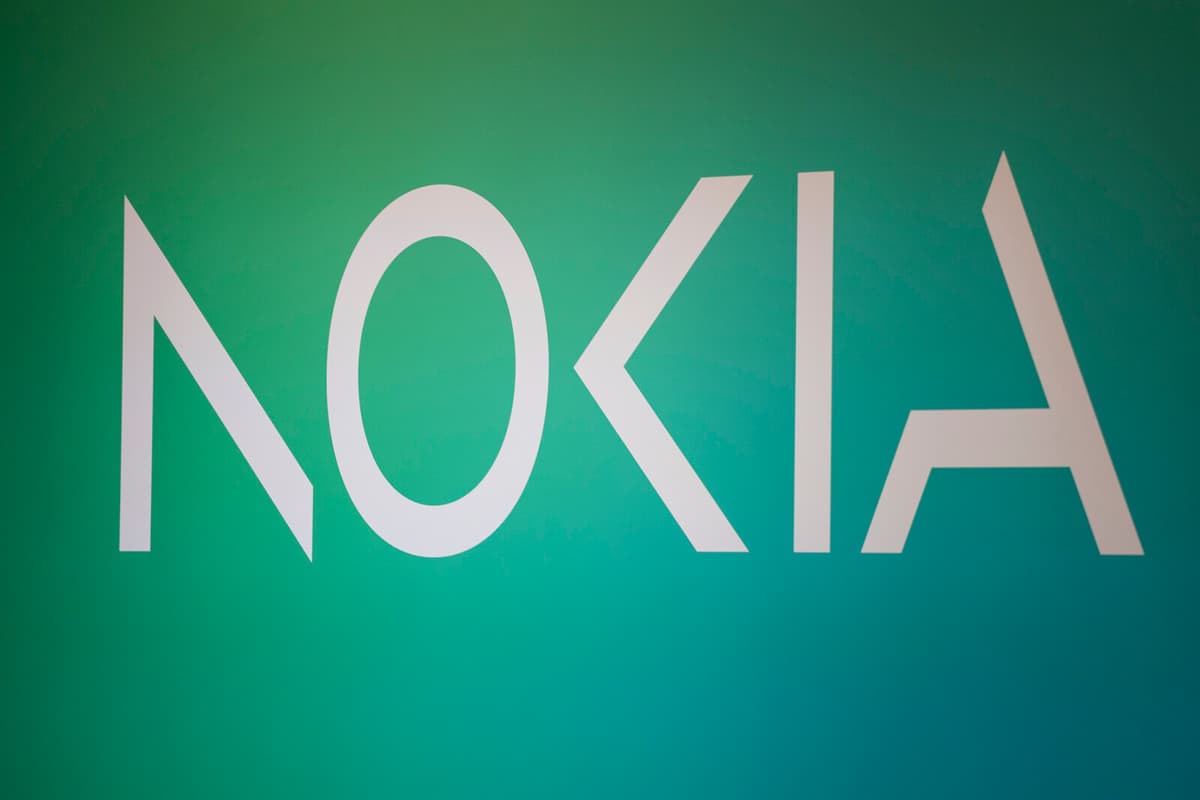 Nokia Shares Drop After Profit Warning and Forecast Cut