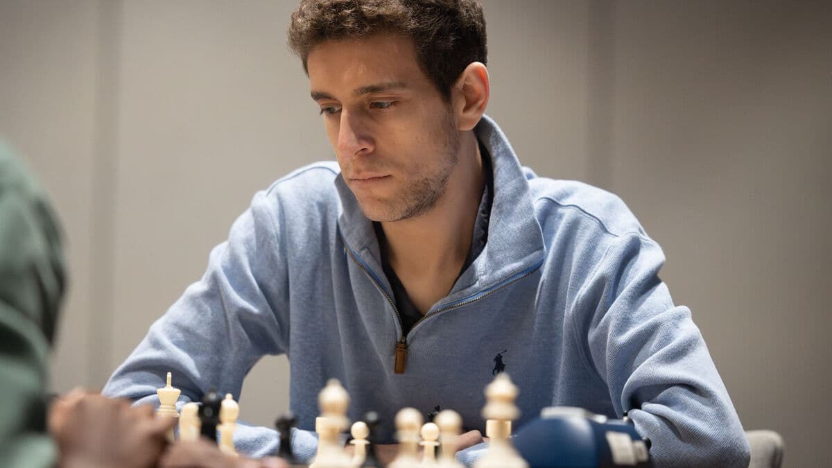 Russian Chess Champion Faces Scrutiny After Grandmaster's Death