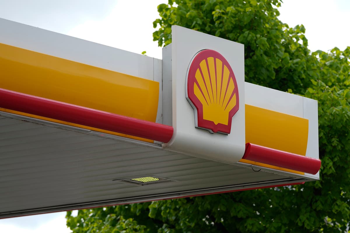 Shell Reportedly in Early Talks for BP Acquisition
