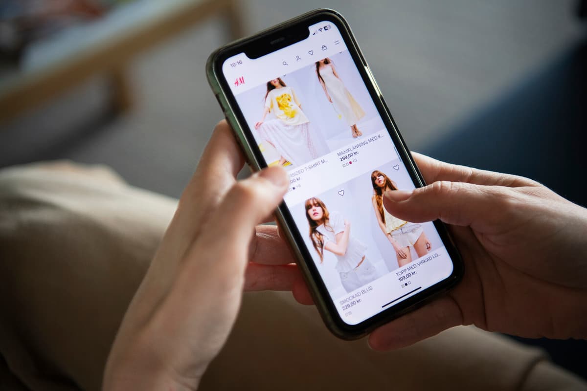 Warm April Boosts Fashion Retail Sales in Sweden