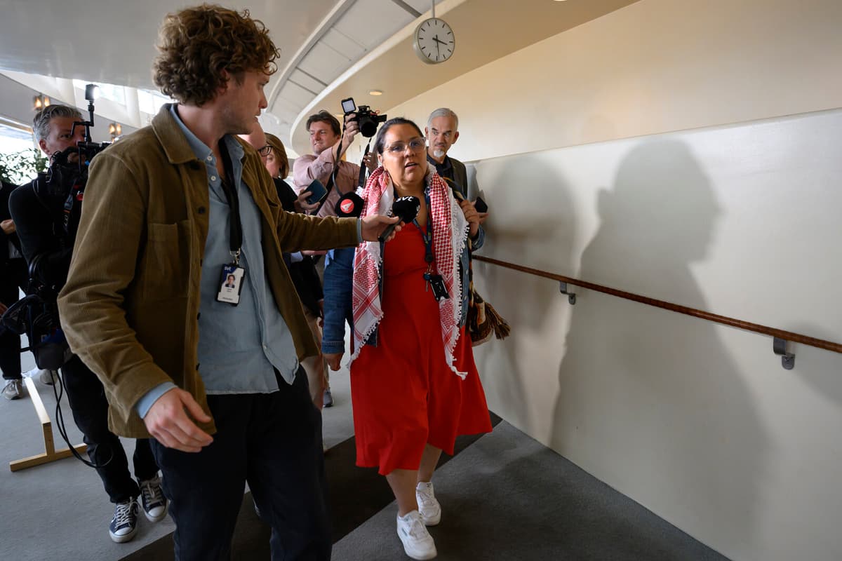 Left Party Faces Criticism Over Expulsion of Delgado Varas and Riazat