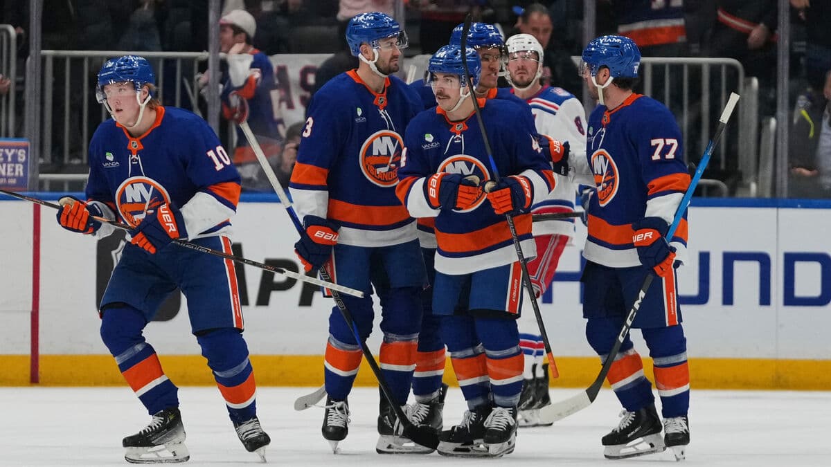 Three Swedes score in New York derby