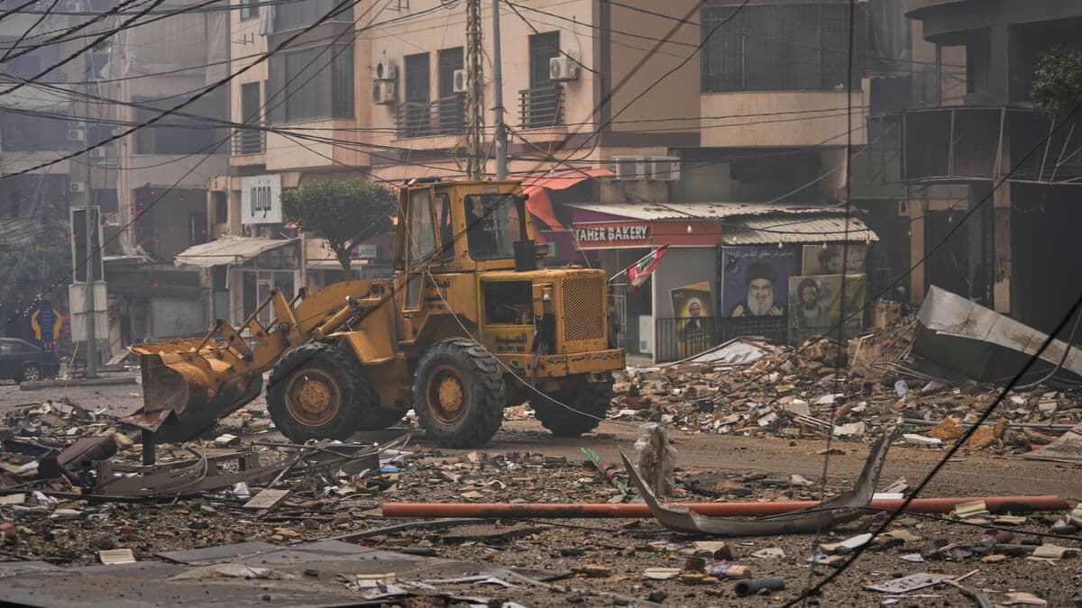 Israel launches new attacks on Beirut