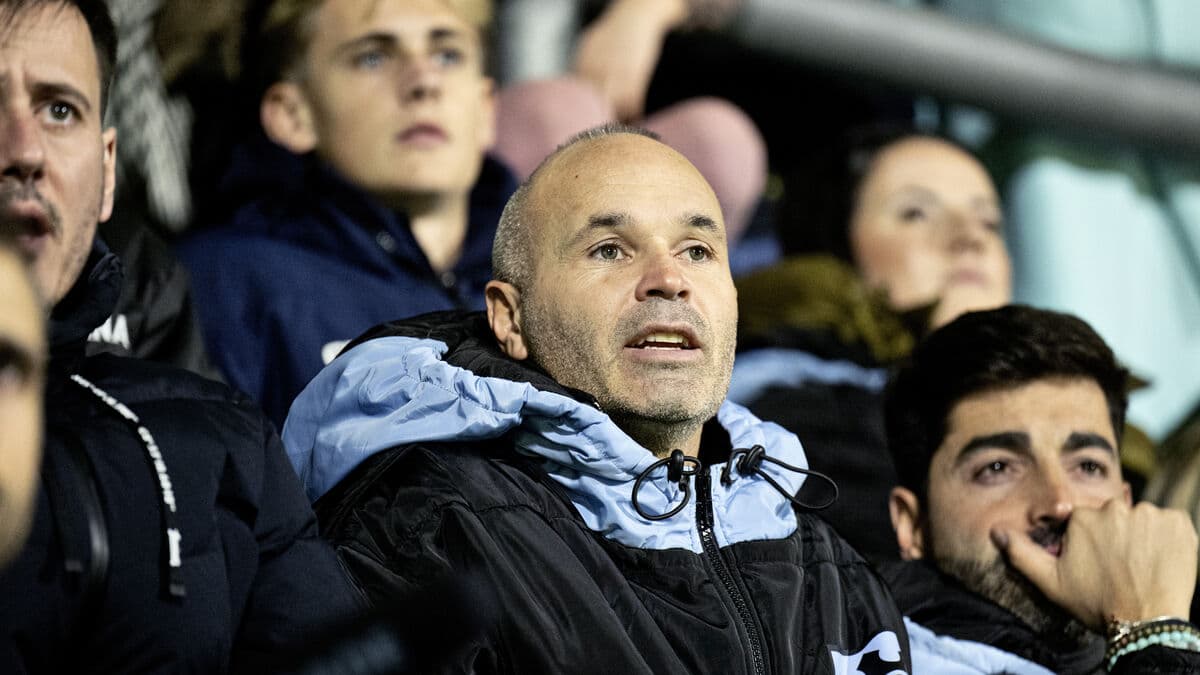 Iniesta buys renowned cycling team