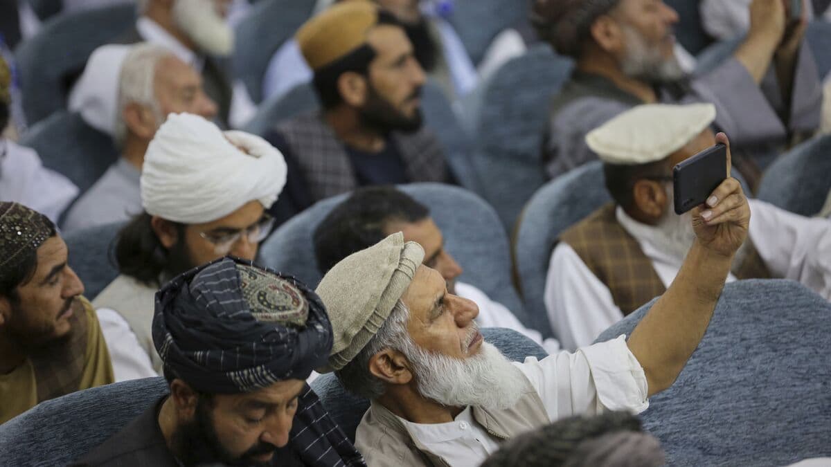 Afghanistan Internet Shutdown Halts Society as Taliban Takes Control