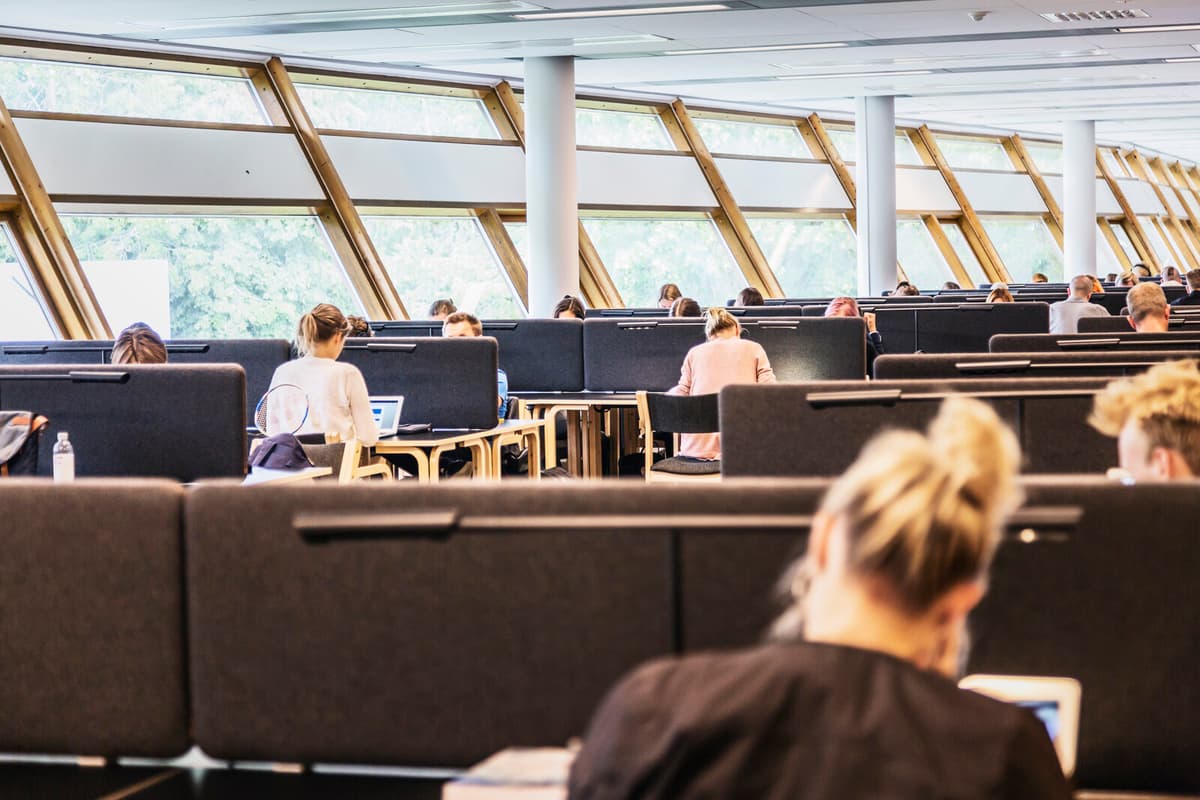 Universities Criticize Government's Citizenship Test Assignment