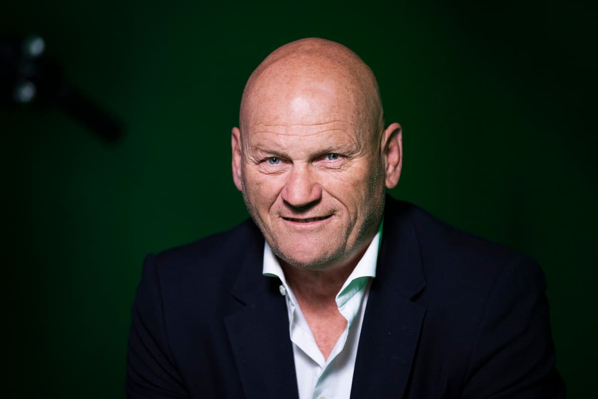 Håkan Södergren Retires from TV After 35 Years in Ice Hockey