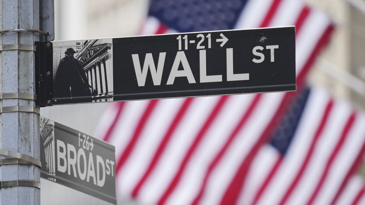 Wall Street turned up, Nasdaq closed in the green
