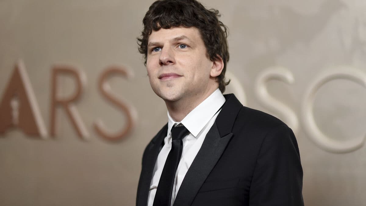 Hollywood star donates kidney to stranger