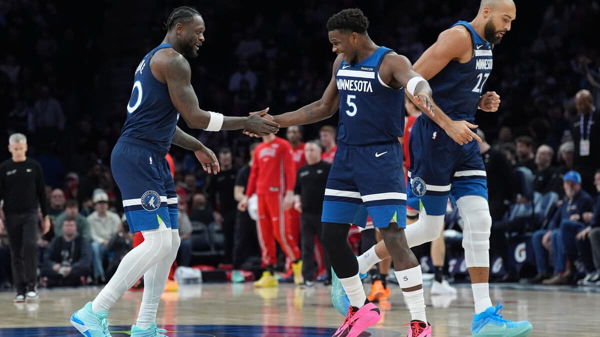 After shooting by ICE in Minneapolis, NBA postpones Timberwolves vs Warriors game