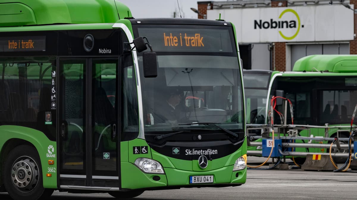 Sweden comes to a standstill for a minute