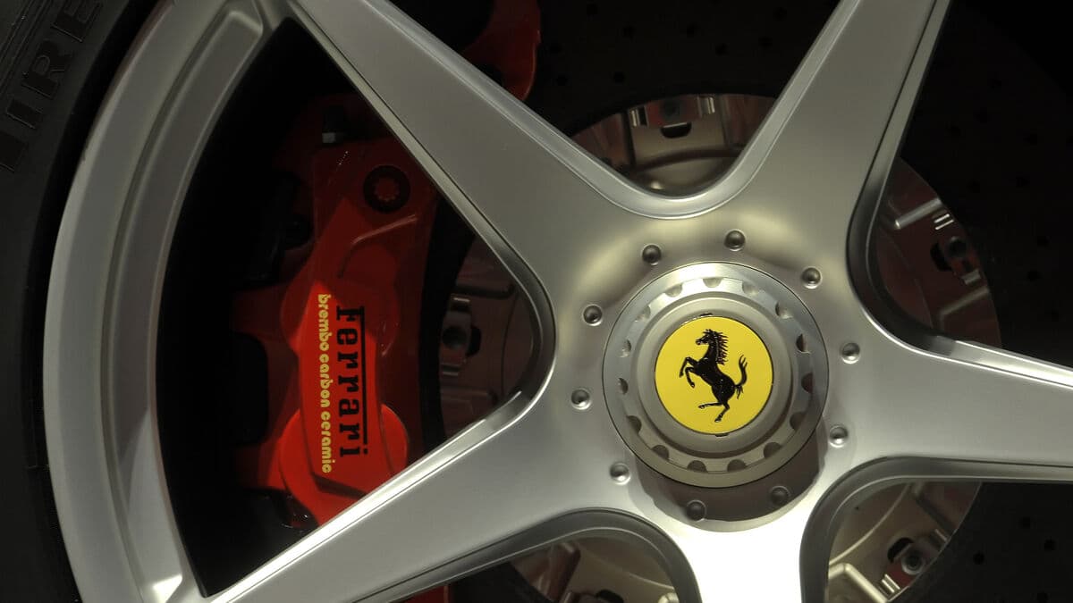 Report rally for Ferrari shares