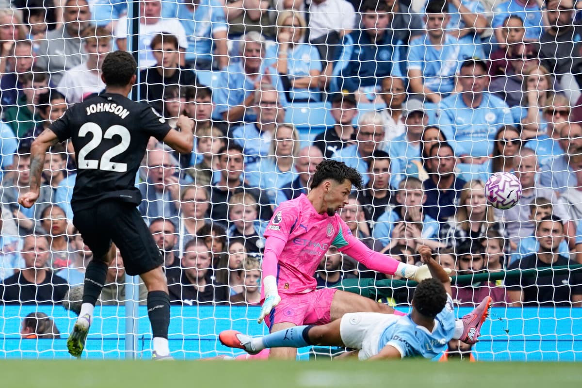 Tottenham Stuns Manchester City with 2-0 Victory in Premier League Opener