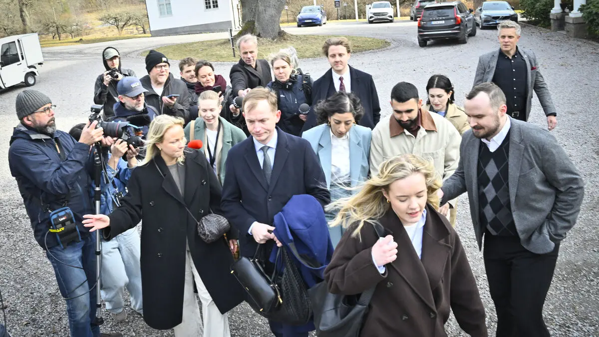 L-tops rage and leave over Sweden Democrats, warn party will implode