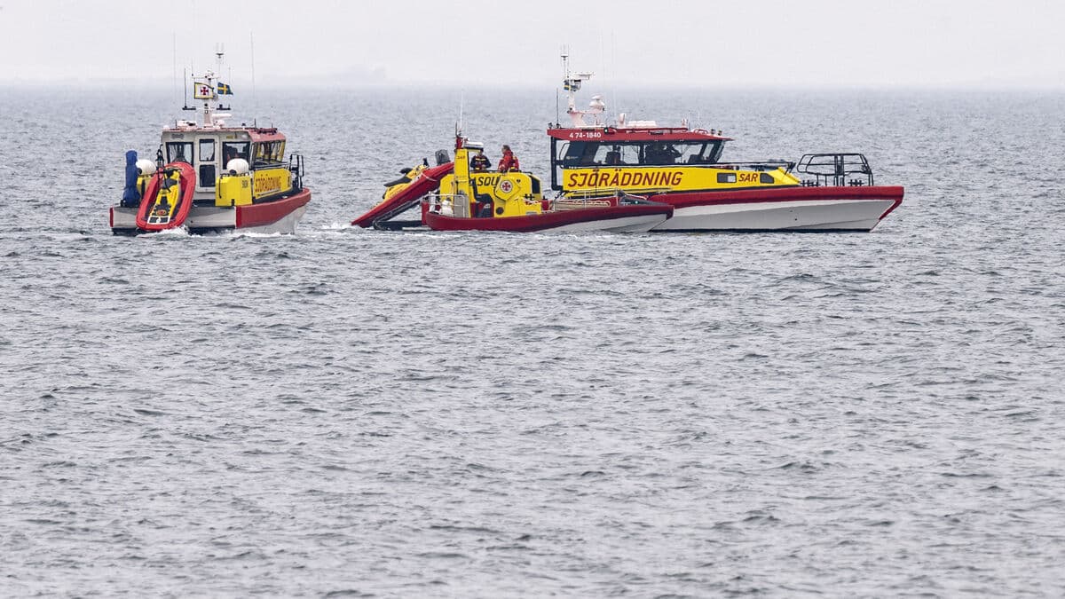 Oil spill alarm in Lysekil marina