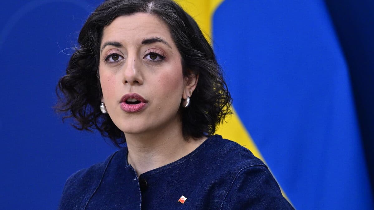 Background checks on school staff to be expanded