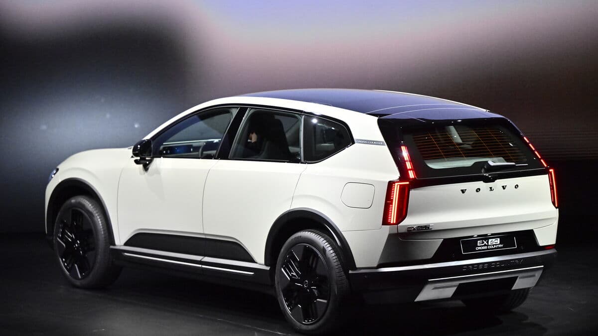 Strong demand causes Volvo Cars to increase production pace for EX60