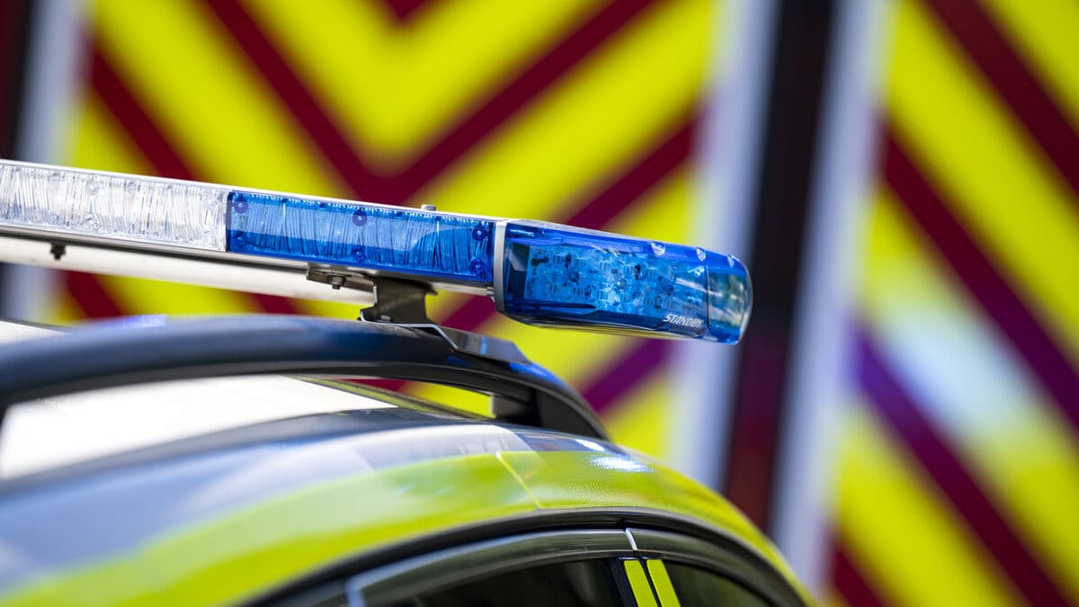 Three trucks collide on Highway 55 between Katrineholm and Norrköping, 25-year-old man seriously injured