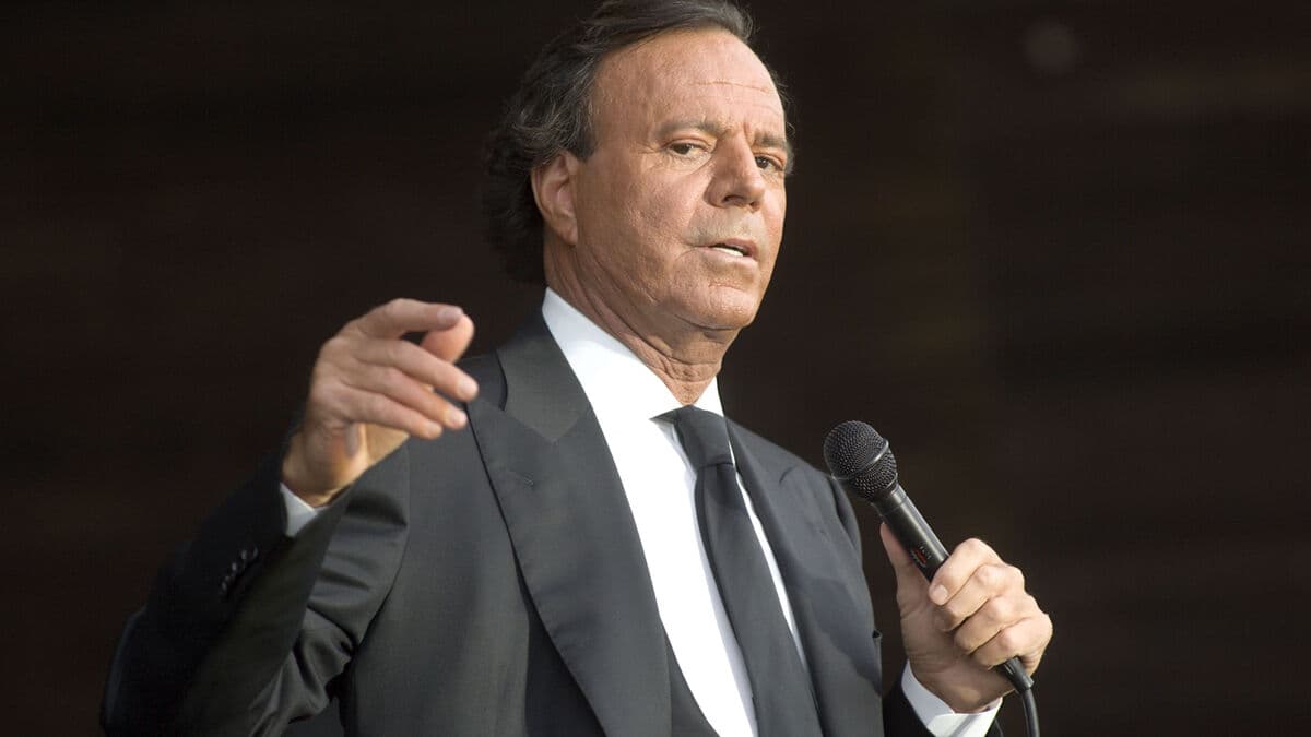 Sexual-assault charges against Julio Iglesias dropped by Spanish prosecutors