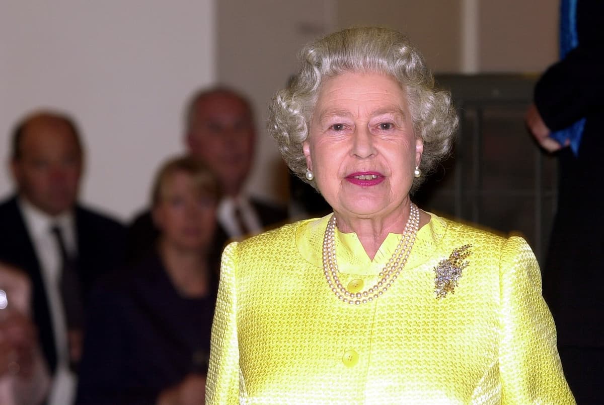 Queen Elizabeth II's Vibrant Wardrobe to Feature in Major Exhibition