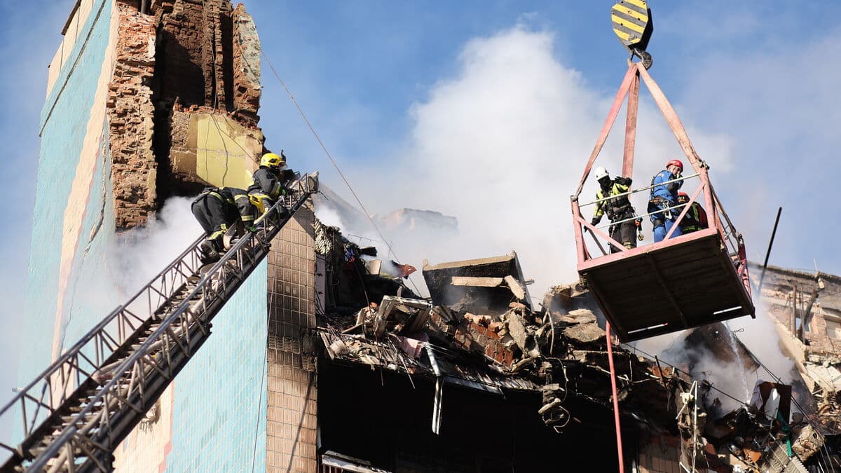 Many still missing after attack on high-rise building