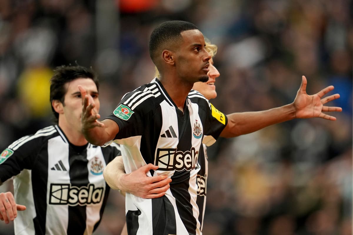 Alexander Isak Likely to Stay at Newcastle Despite Transfer Rumors