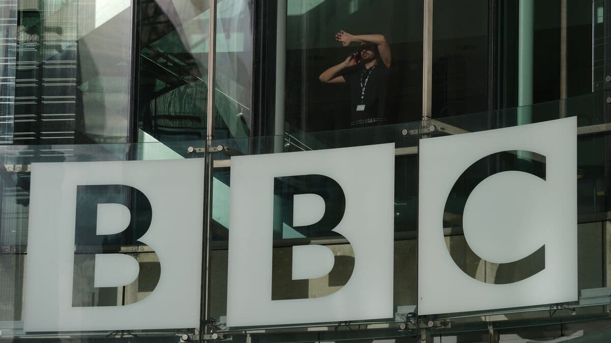BBC to start producing programmes for YouTube